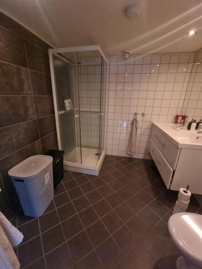 Private Guest Room In Cozy Apartment Trondheim Bagian luar foto